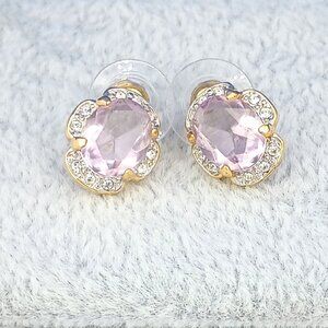 GOLD PLATED EAR STUDS EMERALD CUT LIGHT AMETHYST STONE, 10 SM CZs ESE05